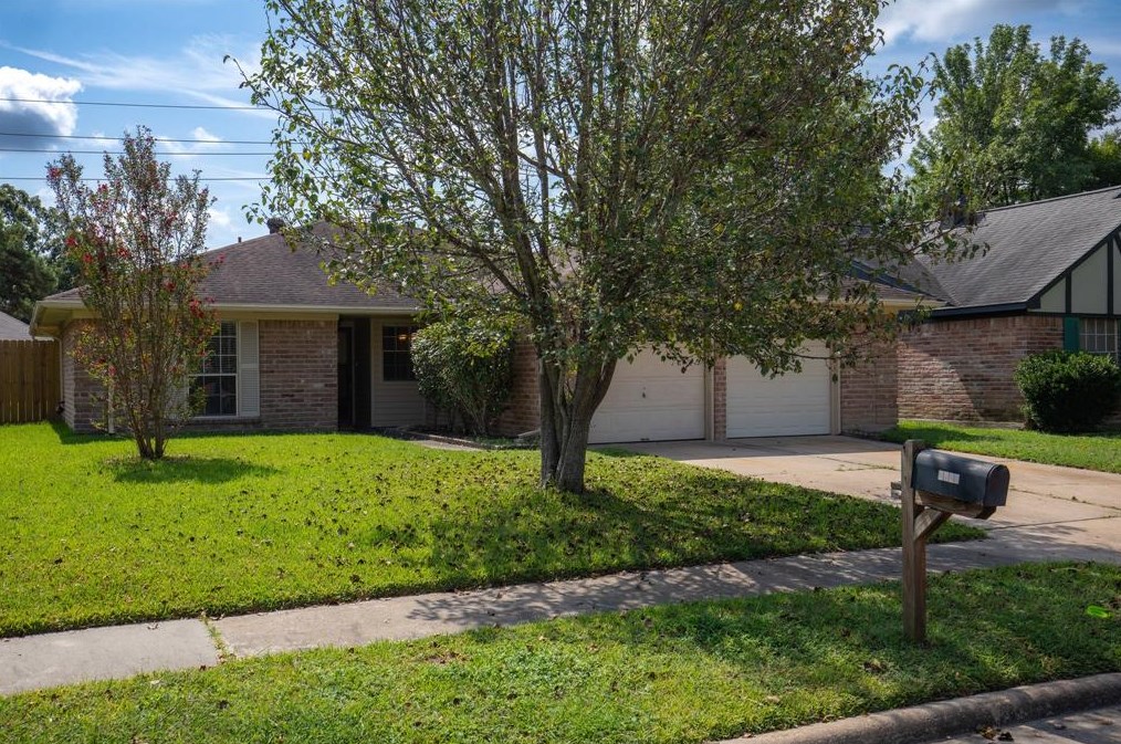 1027 Valley Ranch Dr, Katy, TX 77450-3103