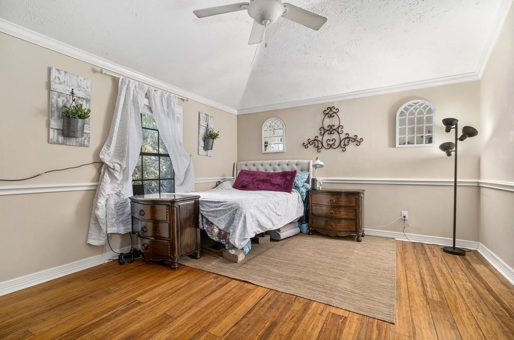 12 Morning Frst Ct, Spring TX 77381-2854 exterior