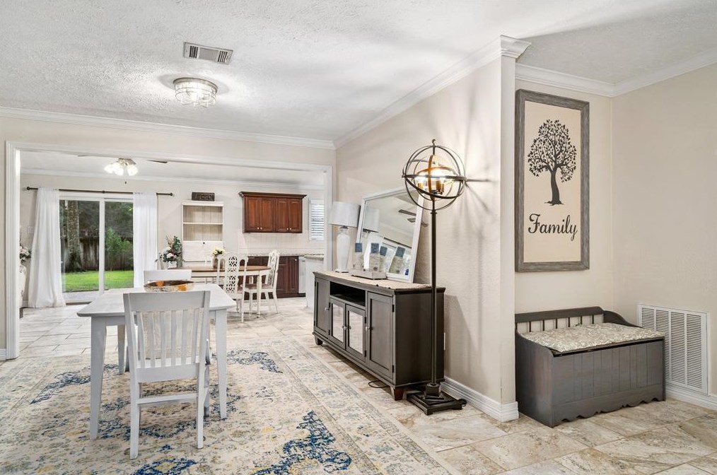 12 Morning Frst Ct, Spring TX 77381-2854 exterior