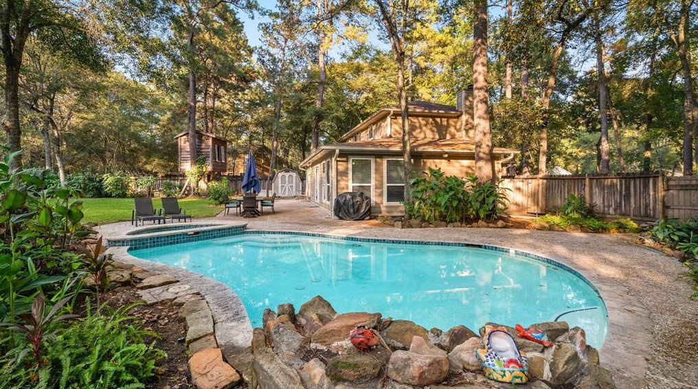 12 Morning Forest Ct, Spring, TX 77381-3434