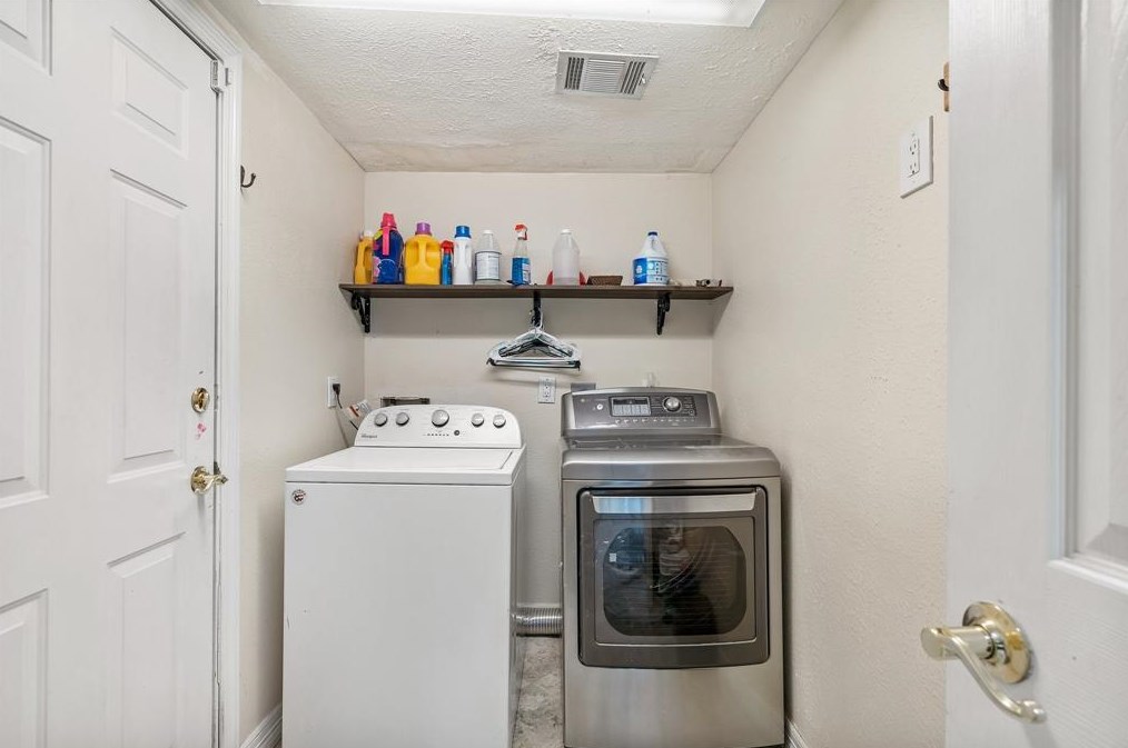 12 Morning Frst Ct, Spring TX 77381-2854 exterior