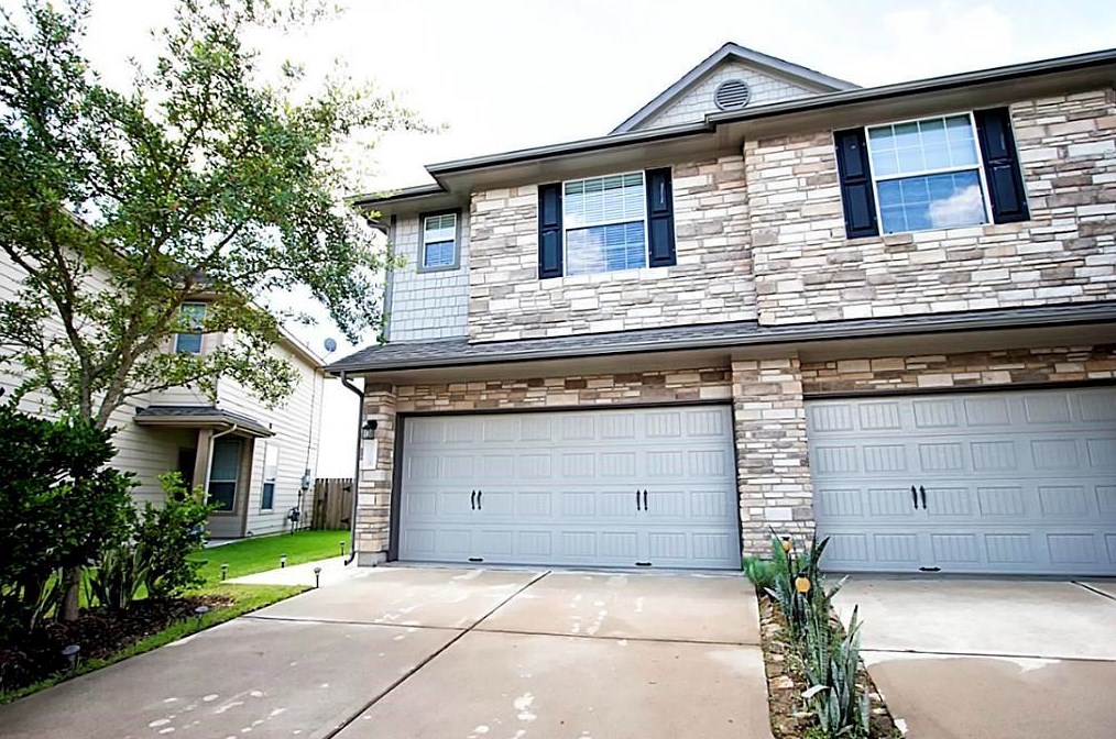 3204 Pearl Bluff Ln, Houston, TX 77047