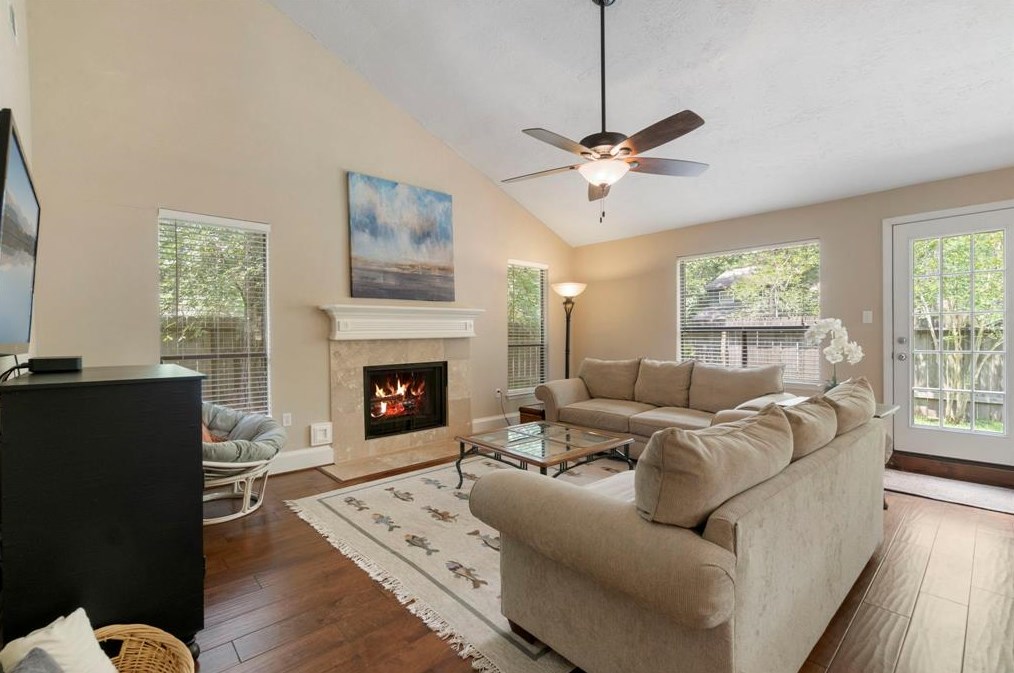 15 Timber Top Dr, Spring TX  77380-0975 exterior