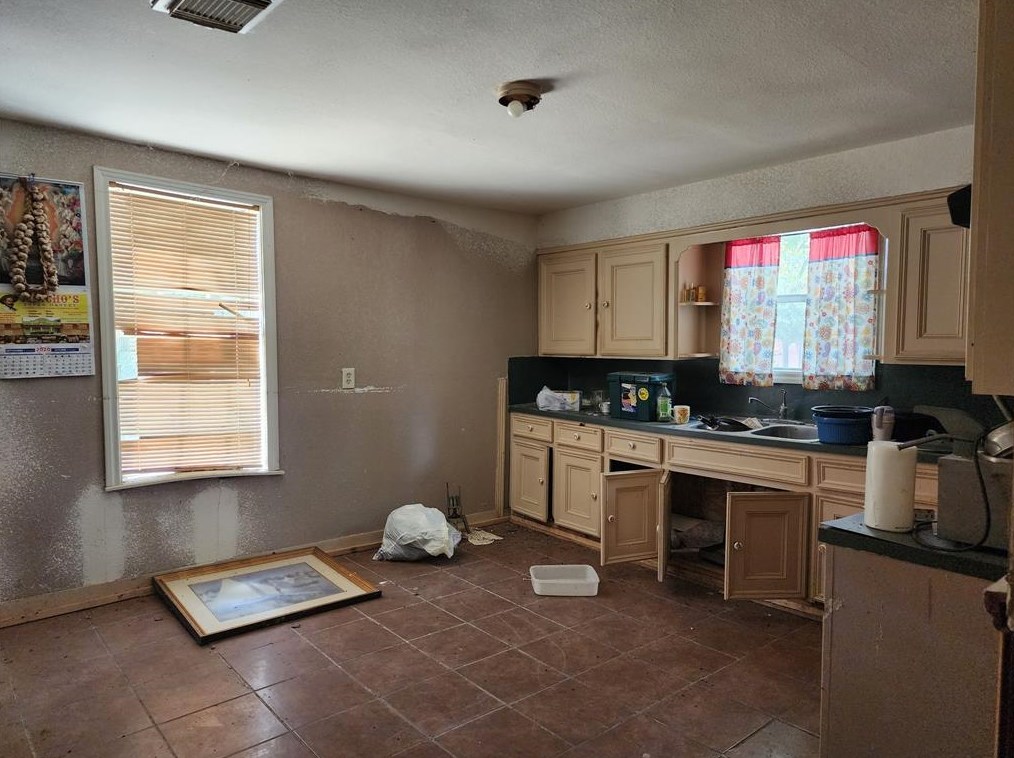 5910 Allison Rd, Houston TX  77048-5225 exterior