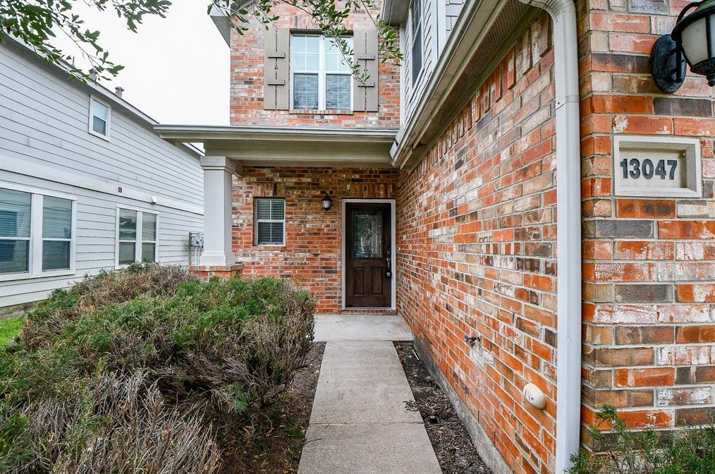 13047 Lawsons Creek Ln, Houston, TX 77072