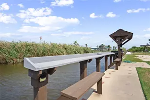 1086 Pennington St, Gilchrist, TX 77617 - Photo 2