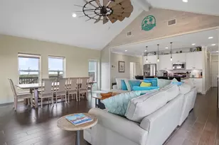 1086 Pennington St, Gilchrist, TX 77617 - Photo 6