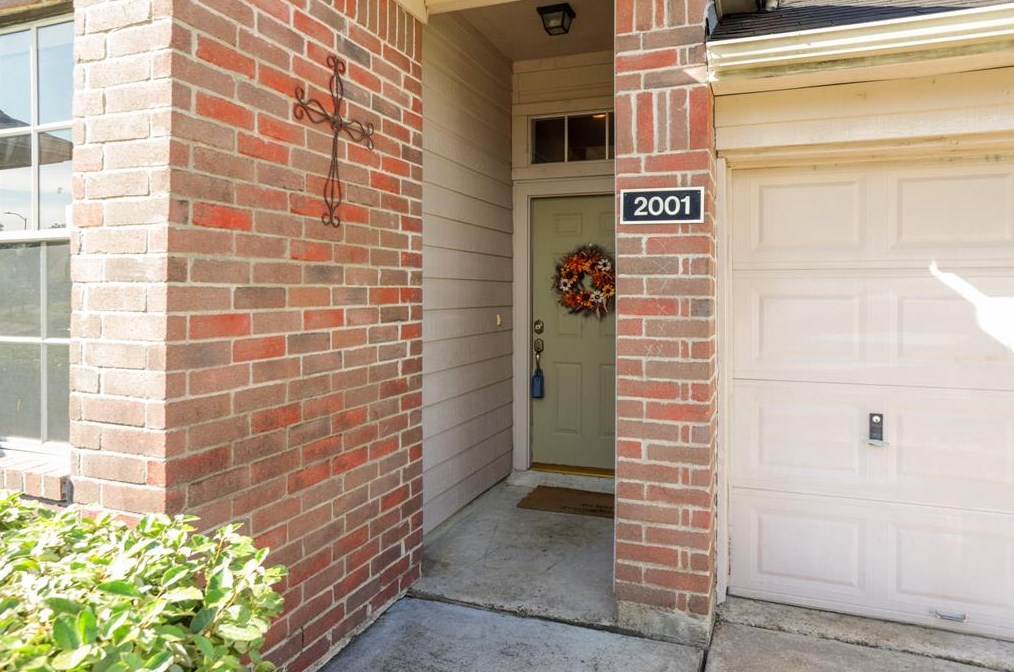 2001 Village Court Ln, Richmond, TX 77471-6161
