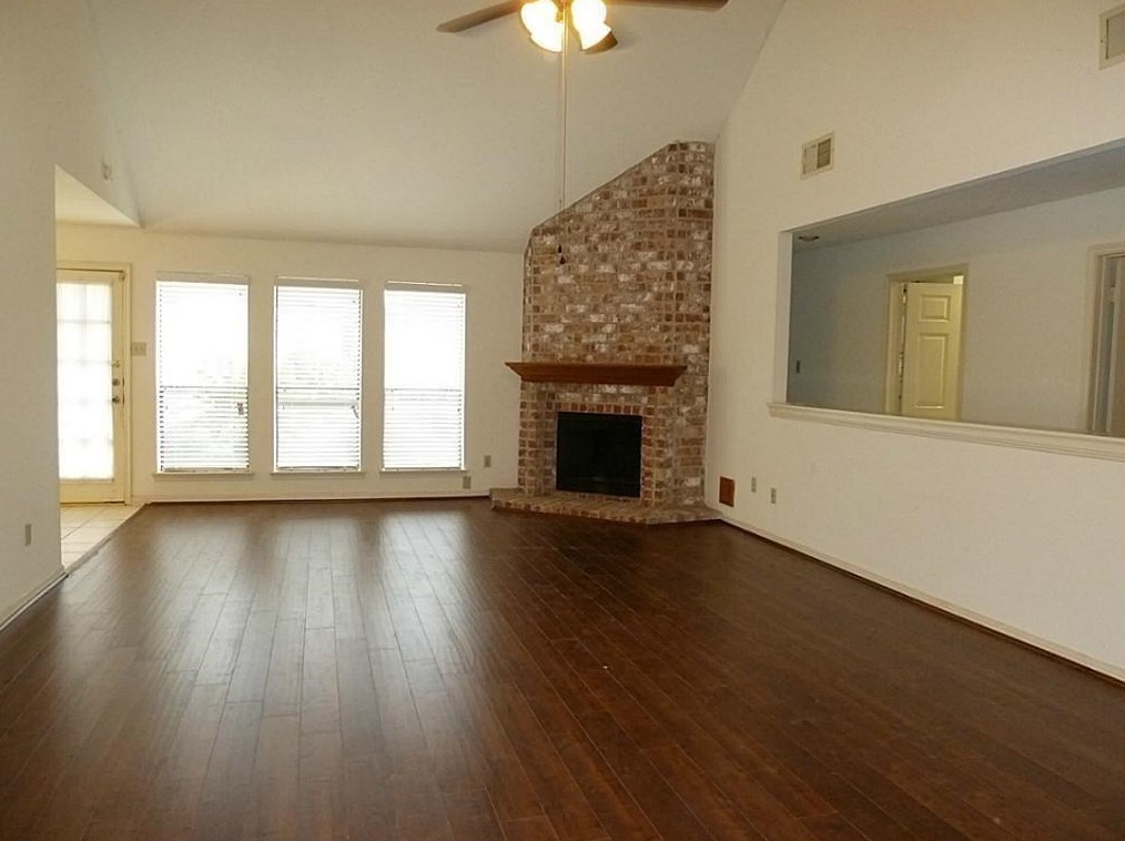 2810 Pineleaf Dr, Sugar Land, TX 77479