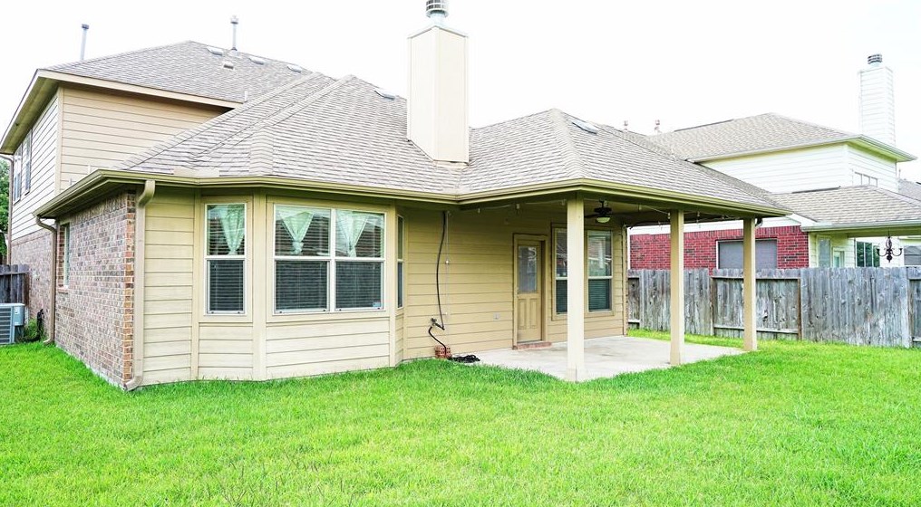 9406 Shelbourne Meadows Dr, Houston, TX 77095