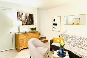 1531 Marshall St, Houston, TX 77006 - Photo 2