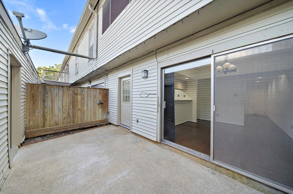 1950 Augusta Dr, Houston TX 77057-3757 exterior