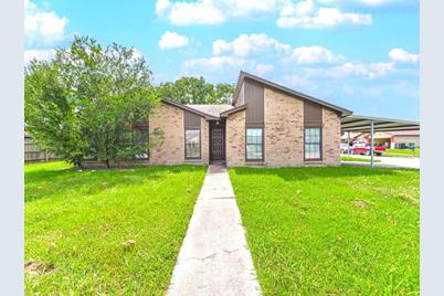 5126 Cinnamon Lane, Baytown, TX 77521 - Photo 1