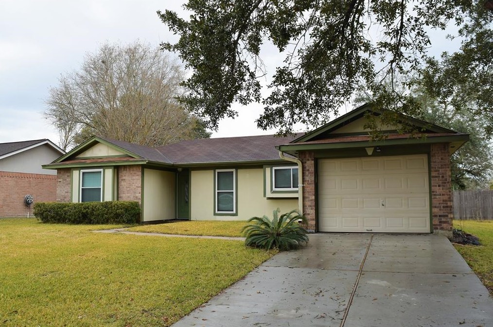 2502 Ewell Dr, League City, TX 77573