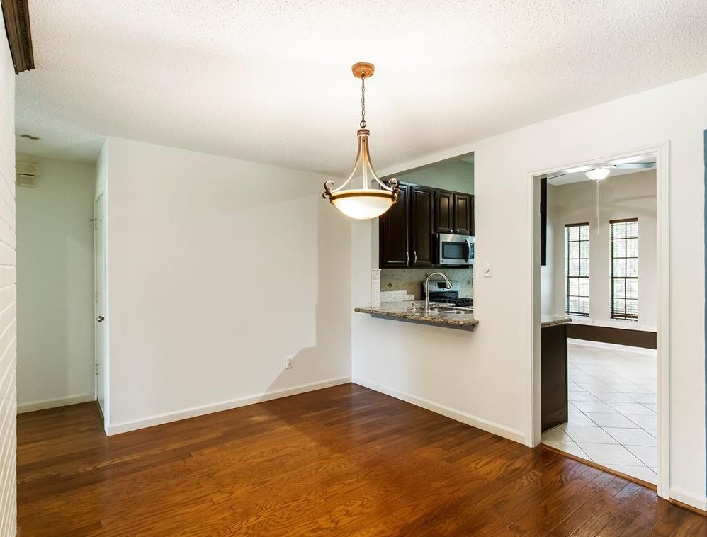 2002 Woodstream Blvd, Sugar Land TX  77479-2265 exterior