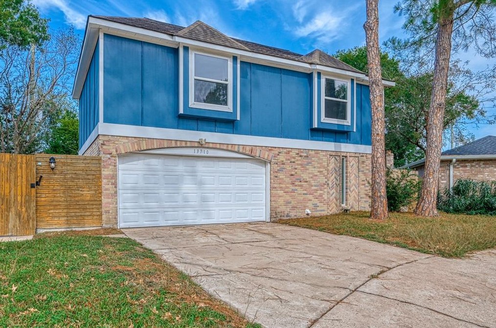 13710 Burgoyne Rd, Houston, TX 77077