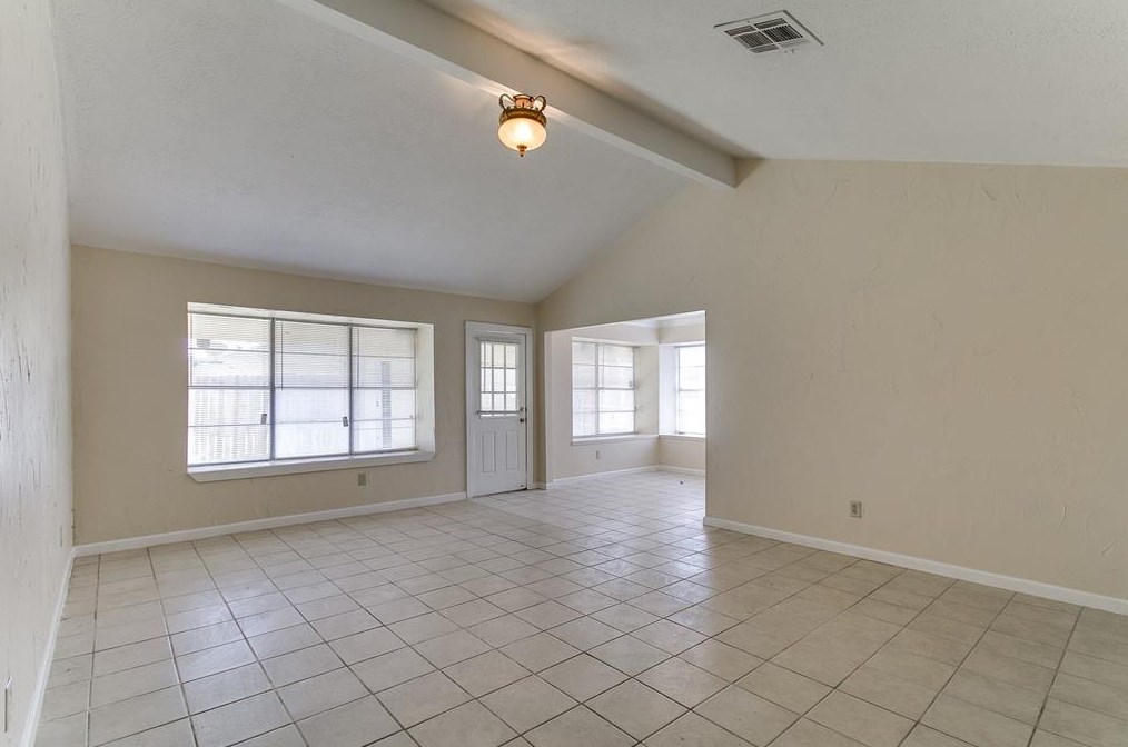 4747 Beechaven St, Houston, TX 77053