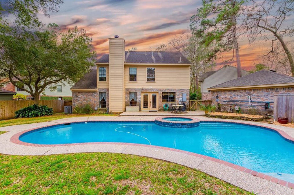 6 Robin Run Dr, Spring, TX 77381-4326