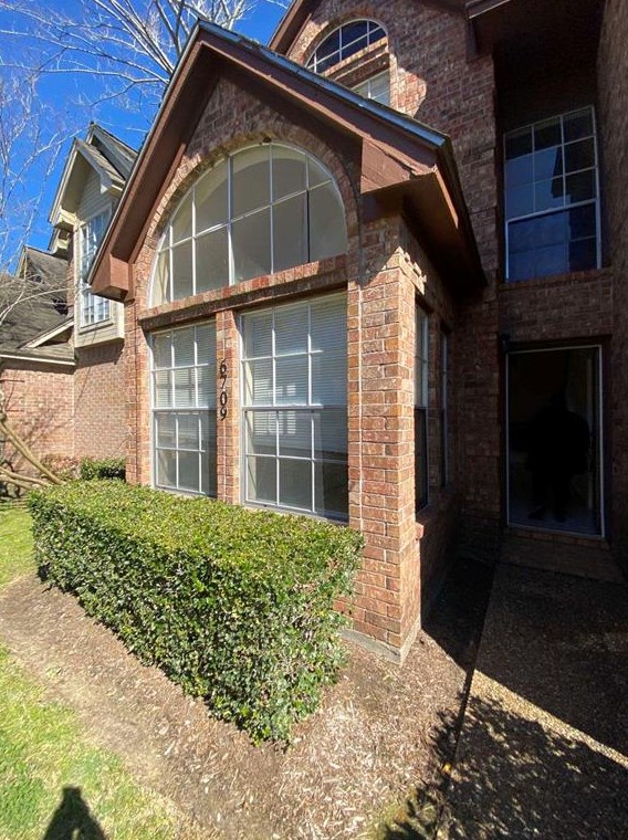 6709 Queensclub Dr, Houston, TX 77069-1236
