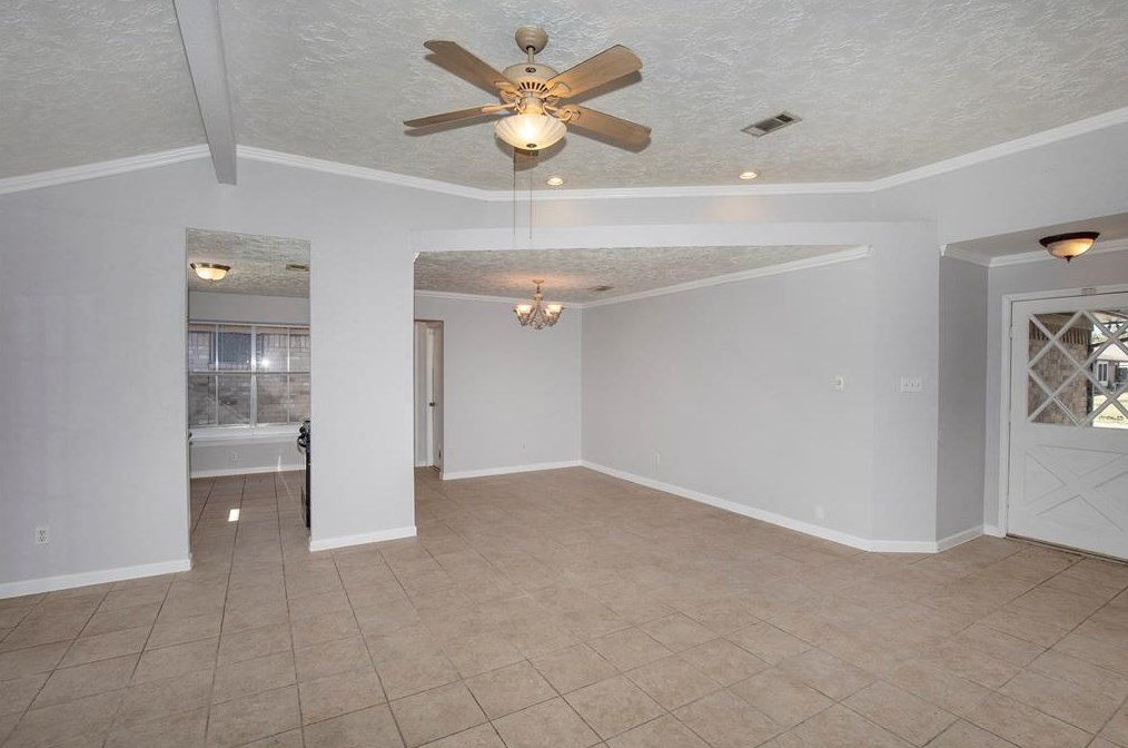 350 Vlg Crk Dr, Houston TX  77598-2612 exterior