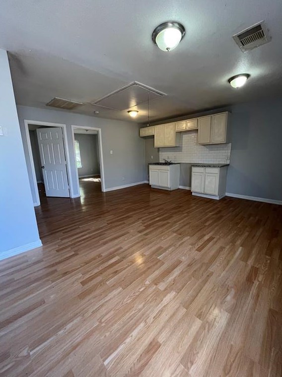 5142 Higgins St #b, Houston, TX 77033