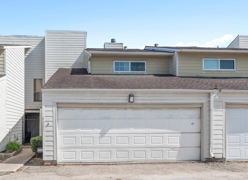 7371 Antoine Dr, Houston TX  77088-7232 exterior