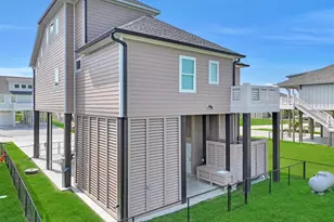 1983 Royalville Ct, Crystal Beach, TX 77650 - Photo 12