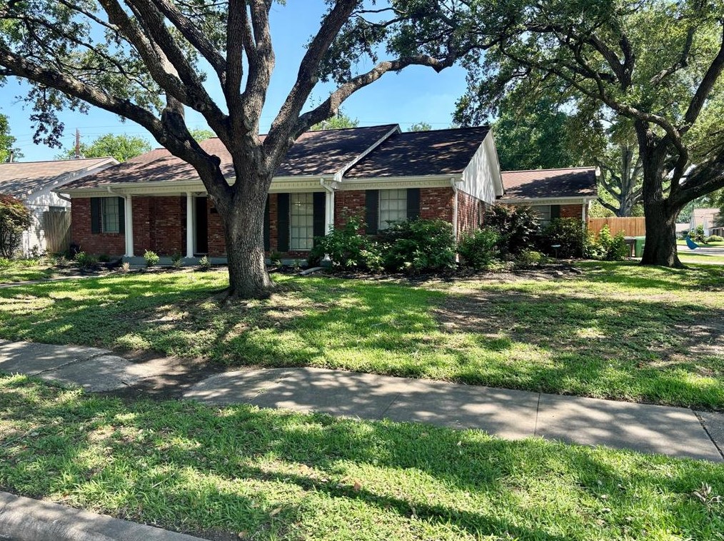 5442 Ariel St, Houston, TX 77096