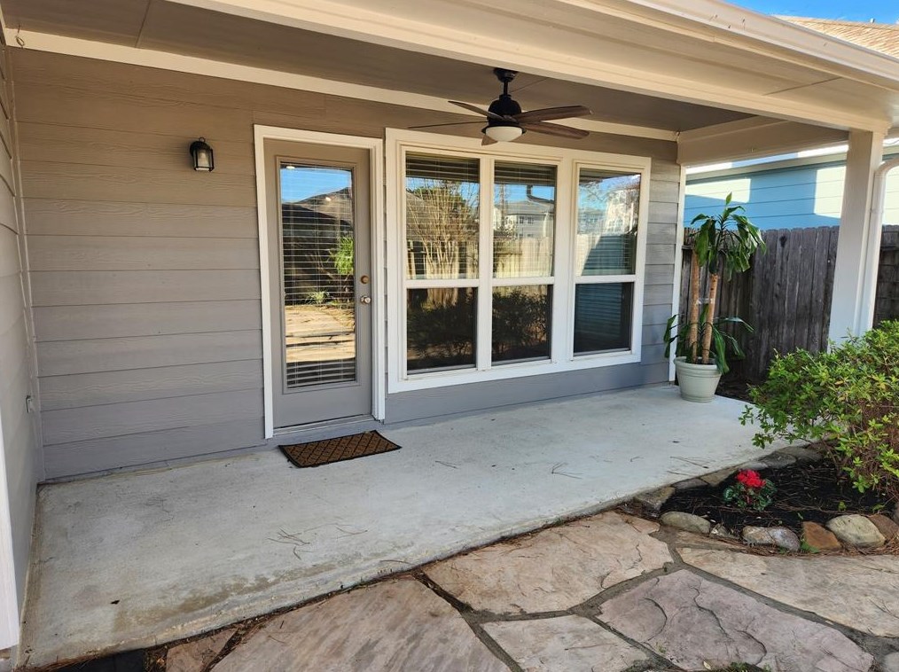 5435 Chelsea Fair Ln, Spring TX  77379-6215 exterior