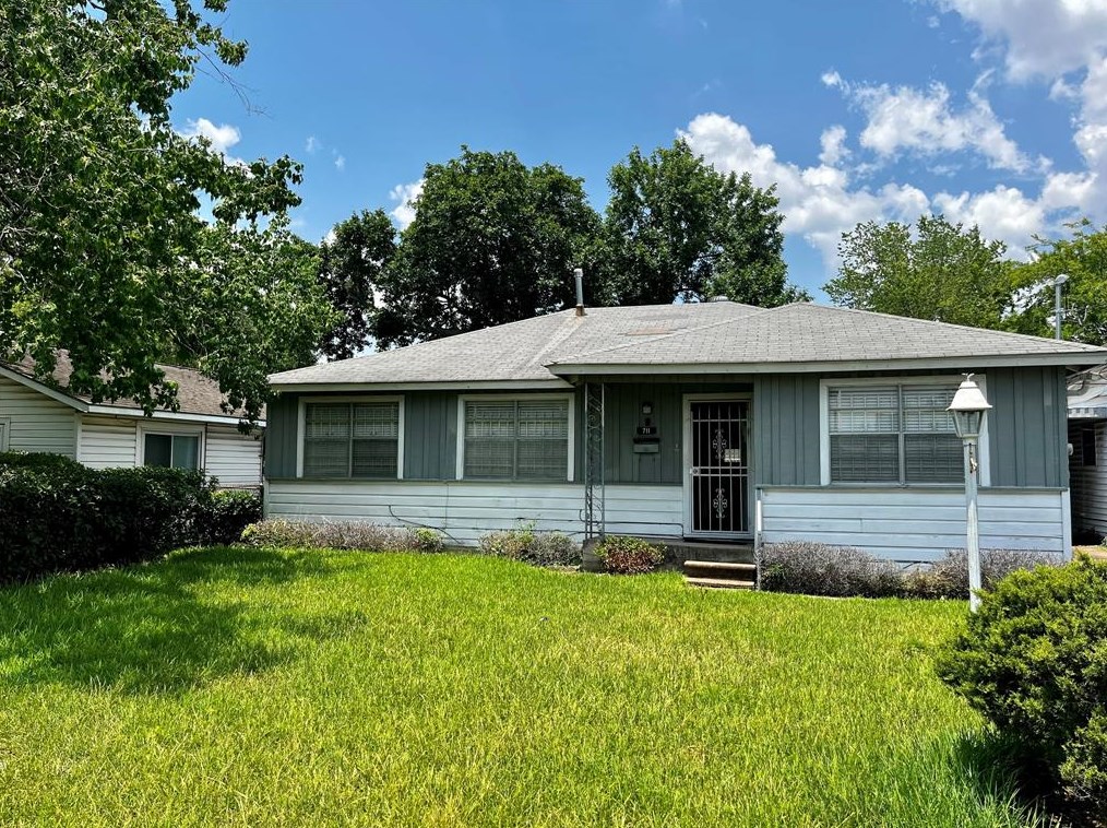 711 E 37th St, Houston, TX 77022