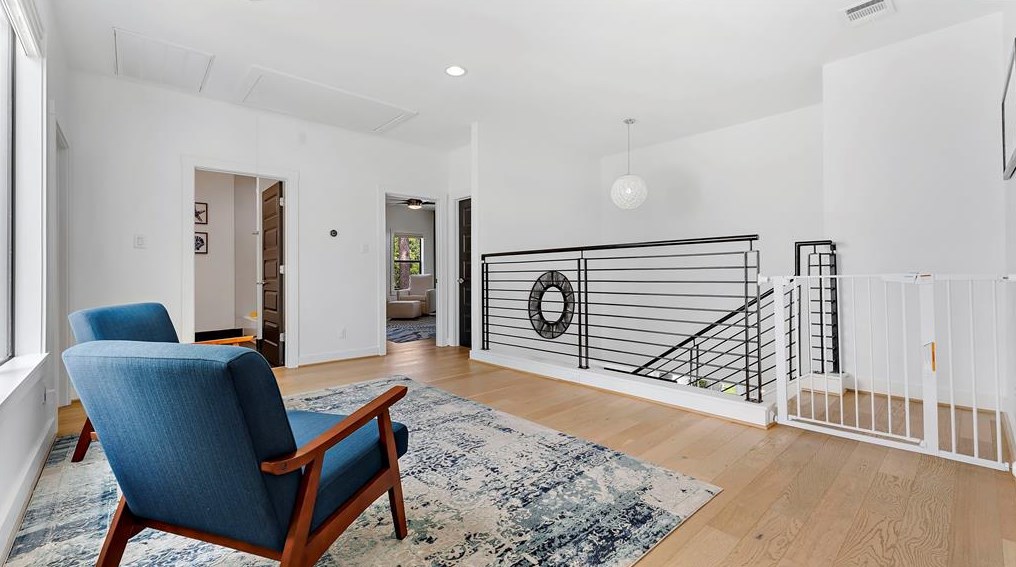 1435 Chantilly Ln, Houston TX  77018-3115 exterior