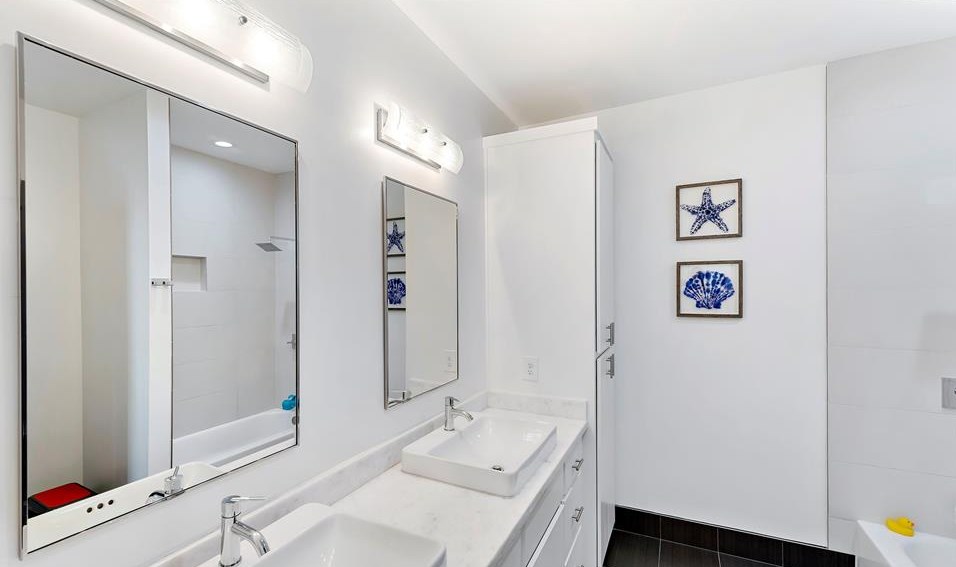 1435 Chantilly Ln, Houston TX  77018-3115 exterior