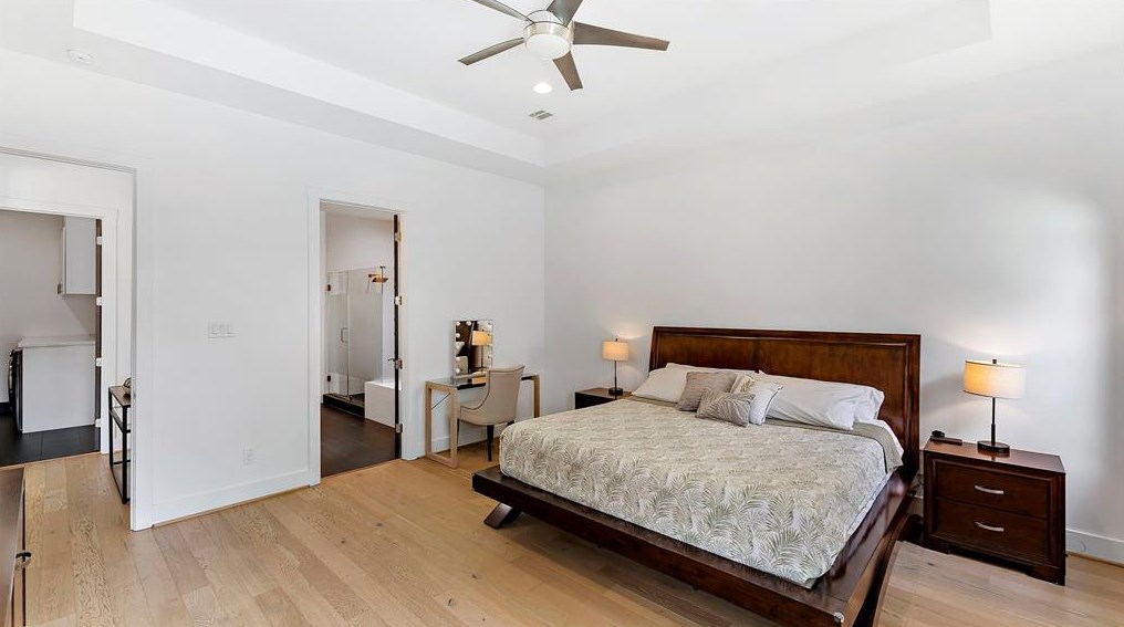 1435 Chantilly Ln, Houston TX  77018-3115 exterior