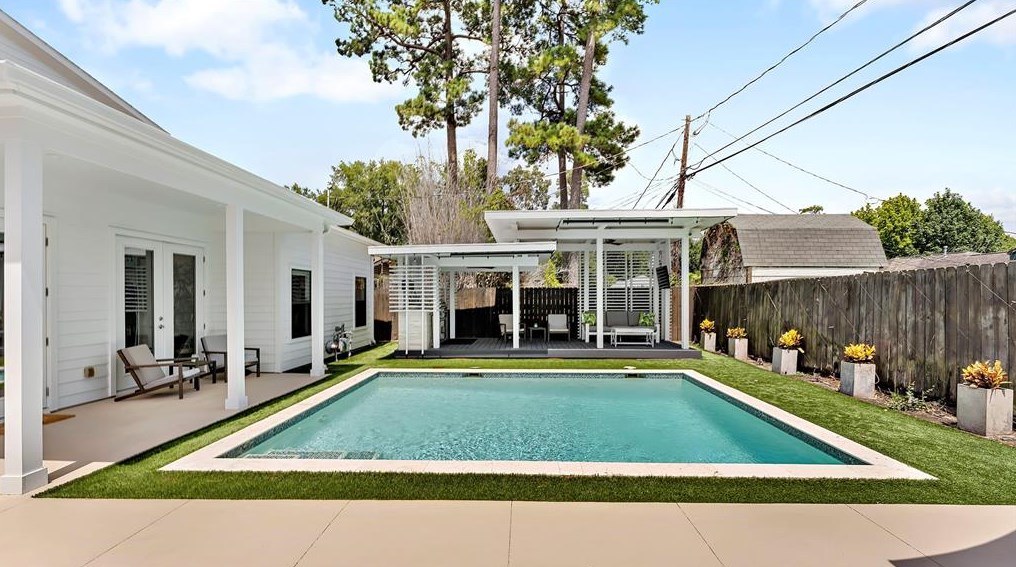 1435 Chantilly Ln, Houston TX  77018-3115 exterior