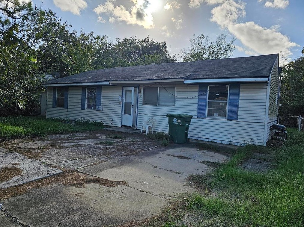 9518 Fairland Dr, Houston, TX 77051-3119