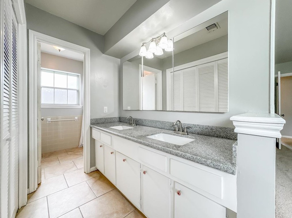 403 Pebblebrook Dr, Taylor Lake Village TX  77586-6012 exterior