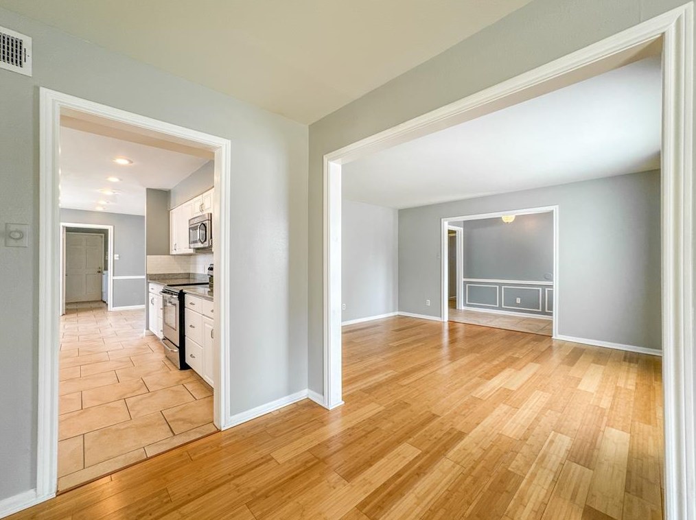 403 Pebblebrook Dr, Taylor Lake Village TX  77586-6012 exterior