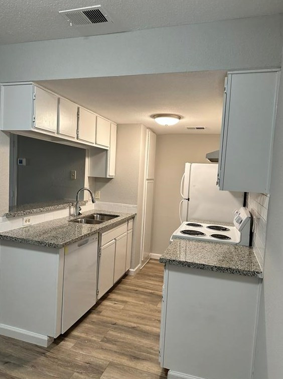 3274 Branard St, Houston, TX 77098-1961