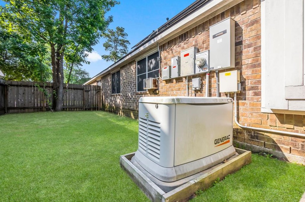 2223 Lazy Trl Path Ct, Spring TX 77373-7669 exterior