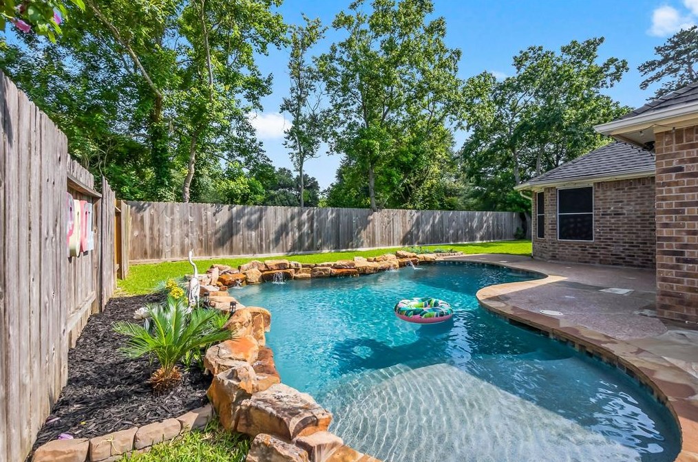 2223 Lazy Trl Path Ct, Spring TX 77373-7669 exterior