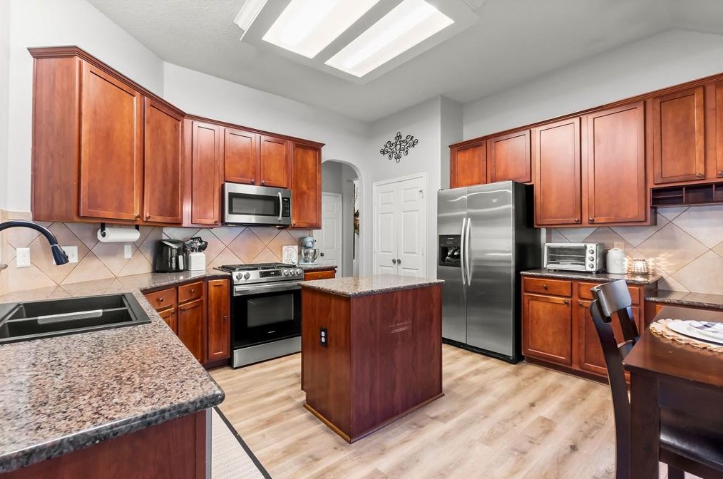 2223 Lazy Trl Path Ct, Spring TX 77373-7669 exterior