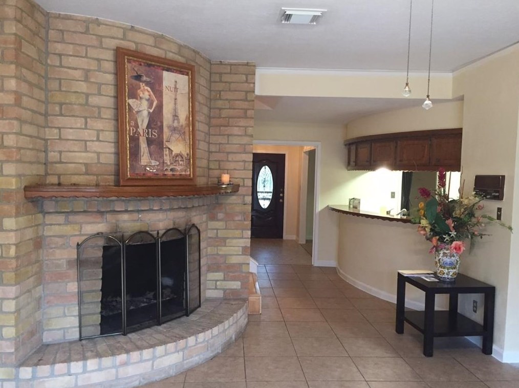 10728 Briar Forest Dr, Houston, TX 77042-2321