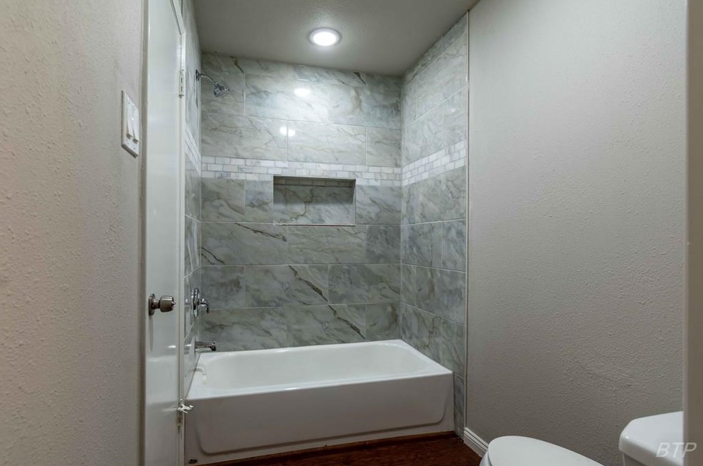 11947 Beechnut St, Houston TX  77072-4028 exterior