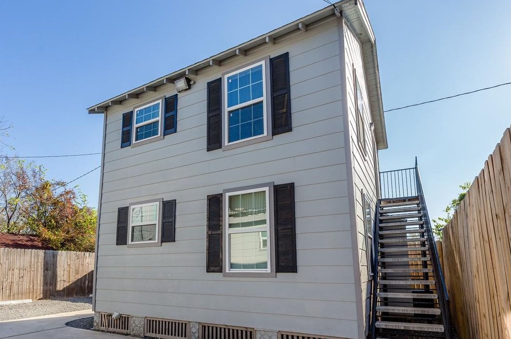 317 Eastwood St #c, Houston, TX 77011