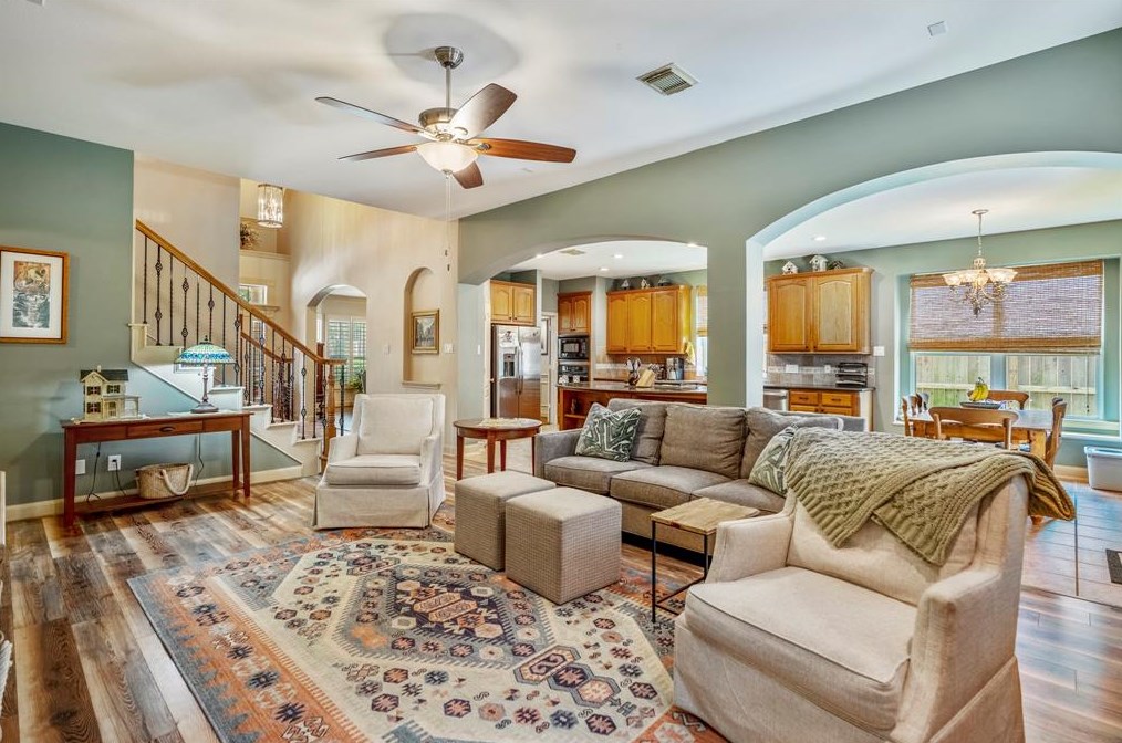 10215 Earlington Mnr Dr, Spring TX 77379-7463 exterior