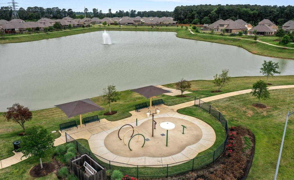 10215 Earlington Mnr Dr, Spring TX 77379-7463 exterior