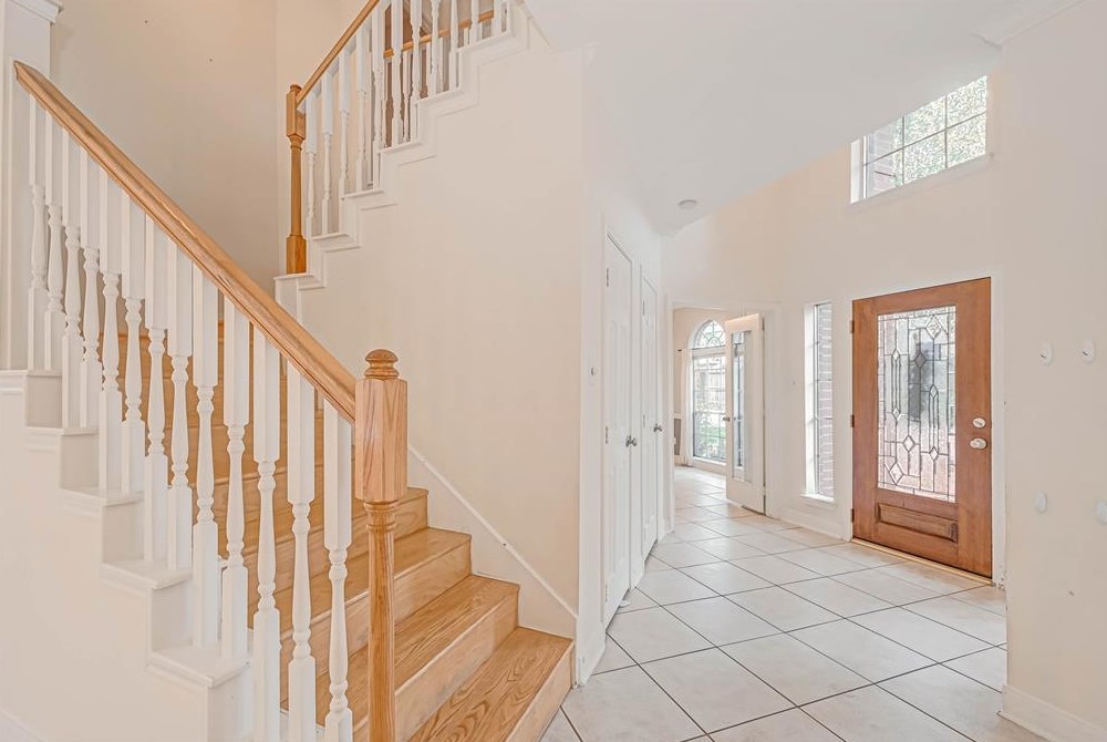 629 Rancho Bauer Dr, Houston TX  77079-6821 exterior