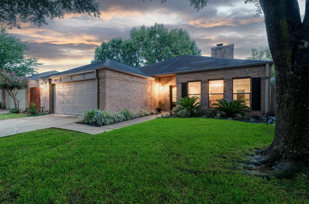12915 Avenida Vaquero St, Houston, TX 77077