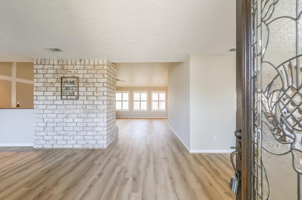 10126 Sageglow Dr, Houston TX  77089-5116 exterior