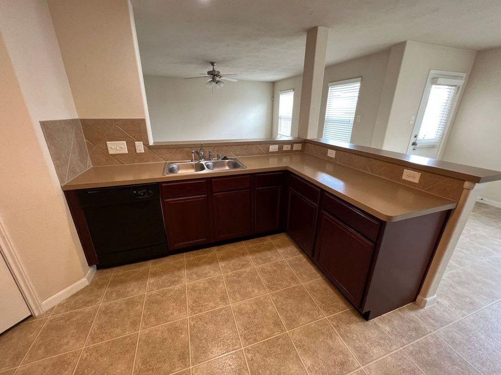 16442 Noble Mdw Ln, Houston TX  77073-6279 exterior